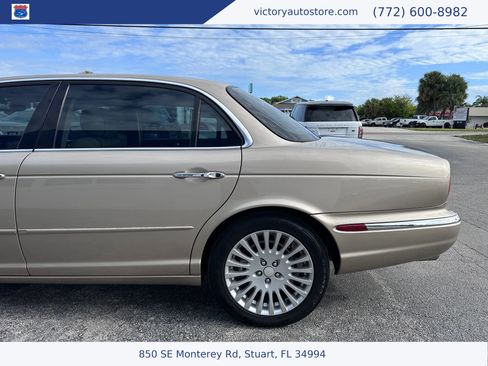 Used 2005 Jaguar XJ8 L image 5