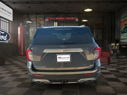 Used 2020 Ford Explorer Platinum w/ Premium Technology Package image 5