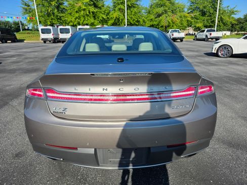 Used 2019 Lincoln MKZ Reserve AWD/4WD image 4