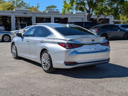 Certified 2023 Lexus ES 300h Ultra Luxury w/ Accessory Package (Z2) image 8