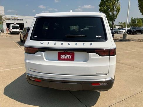Certified 2022 Jeep Wagoneer Series II AWD/4WD image 7