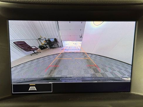 Used 2024 GMC Terrain SLT w/ Elevation Edition image 15