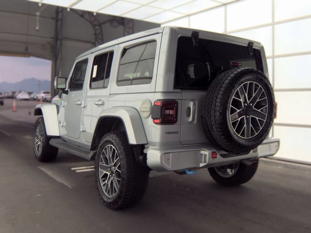 Used 2024 Jeep Wrangler High Altitude AWD/4WD image 8