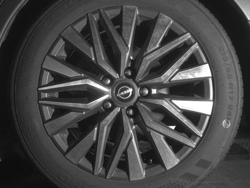 Used 2025 Nissan Altima 2.5 SV image 14