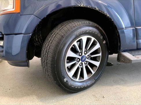 Used 2015 Ford Expedition EL XLT w/ Equipment Group 202A RWD image 20