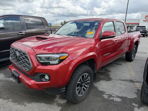 Used 2023 Toyota Tacoma TRD Sport AWD/4WD image 4