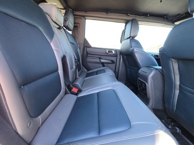 Certified 2024 Ford Bronco Outer Banks w/ Sasquatch Package AWD/4WD image 15