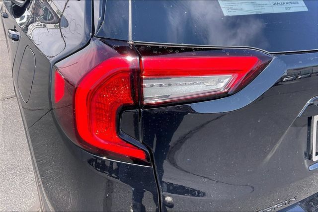 Used 2024 GMC Terrain SLE w/ Elevation Edition FWD image 32