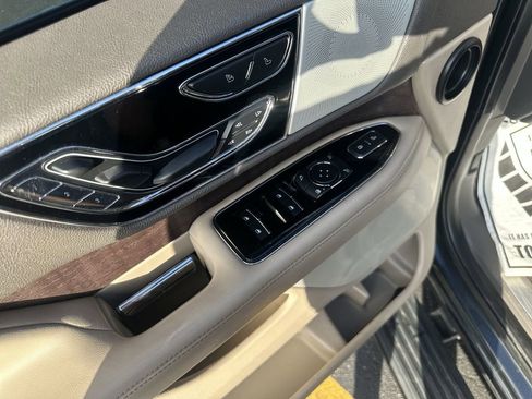 Used 2022 Lincoln Navigator L Reserve AWD/4WD image 15