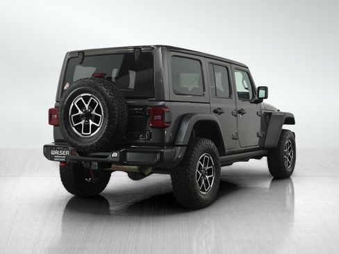 Used 2025 Jeep Wrangler Unlimited Rubicon w/ Convenience Group AWD/4WD image 5