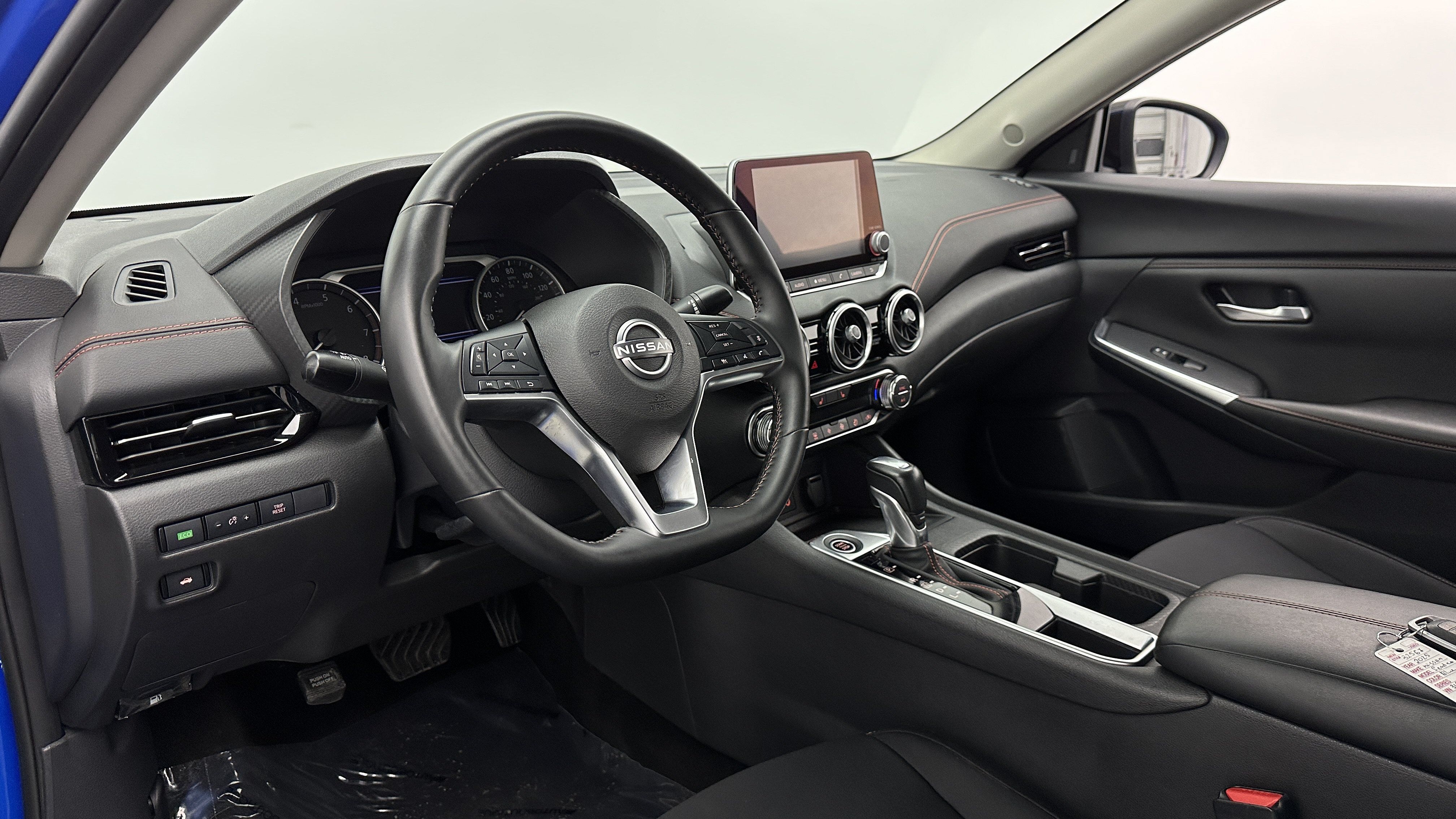 Used 2025 Nissan Sentra SR FWD image 11