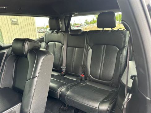 Certified 2024 Jeep Wagoneer Series II w/ Flexible Seating Group AWD/4WD image 28