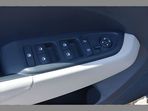 New 2025 Hyundai Venue Limited image 17