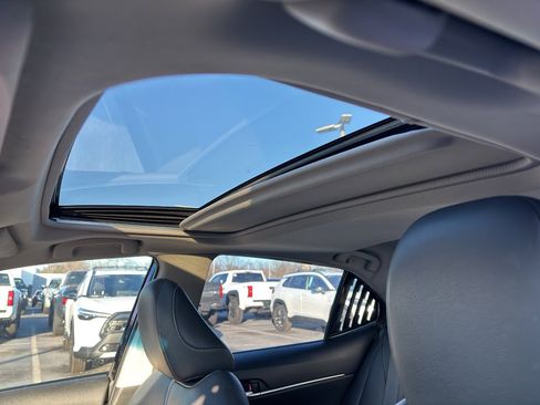 Used 2019 Toyota Camry SE image 7