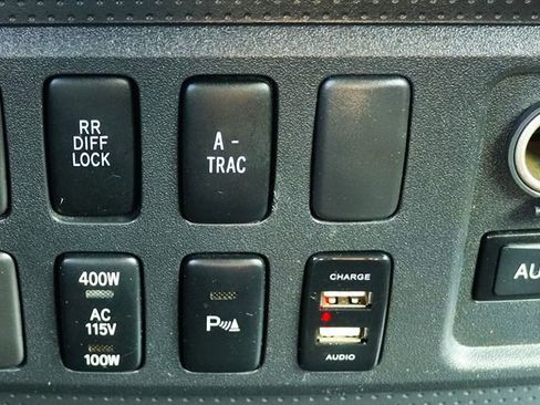 Used 2007 Toyota FJ Cruiser 4WD image 42