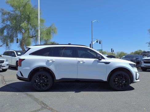 Used 2023 Kia Sorento SX AWD/4WD image 4