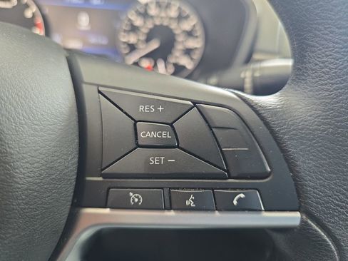 Used 2024 Nissan Altima 2.5 SV image 23