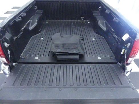 Used 2021 Toyota Tacoma SR5 AWD/4WD image 25