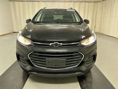 Used 2022 Chevrolet Trax LT w/ Driver Confidence Package image 3