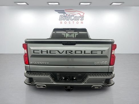 Used 2020 Chevrolet Silverado 1500 High Country w/ Technology Package AWD/4WD image 5
