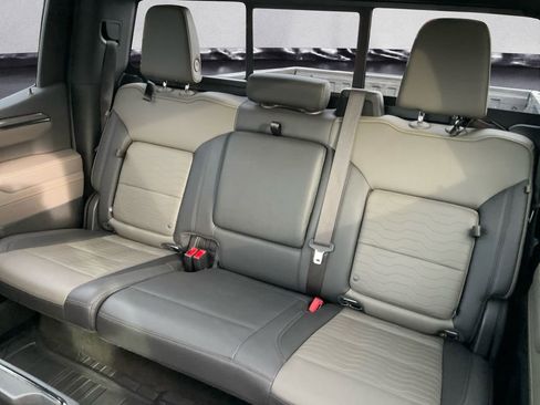 Used 2023 Chevrolet Silverado 1500 ZR2 w/ Technology Package image 9