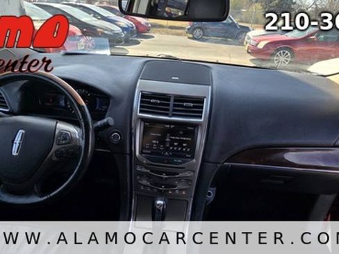 Used 2013 Lincoln MKX FWD image 17