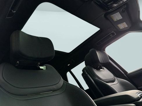 New 2026 Land Rover Range Rover SV AWD/4WD image 12