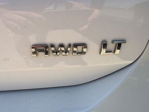 Used 2023 Chevrolet Equinox LT AWD/4WD image 7