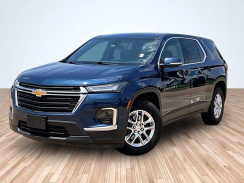 Used 2023 Chevrolet Traverse LS w/ Safety Package FWD image 1