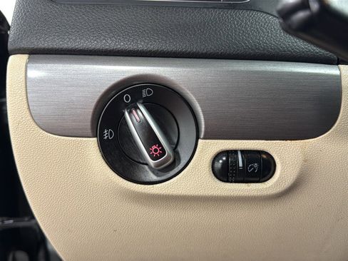 Used 2013 Volkswagen Jetta SEL FWD image 21