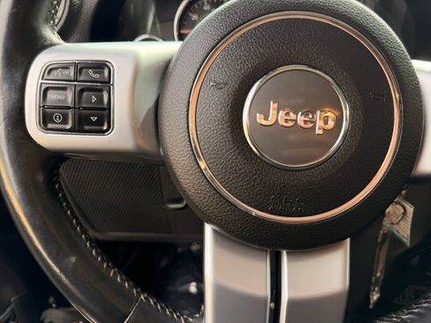 Used 2014 Jeep Wrangler Unlimited Rubicon AWD/4WD image 33