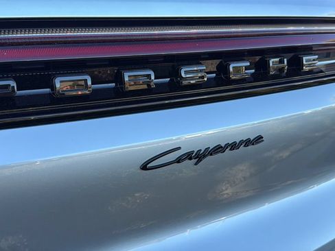 Certified 2026 Porsche Cayenne AWD/4WD image 24