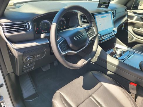 New 2026 Jeep Grand Wagoneer Limited AWD/4WD image 12