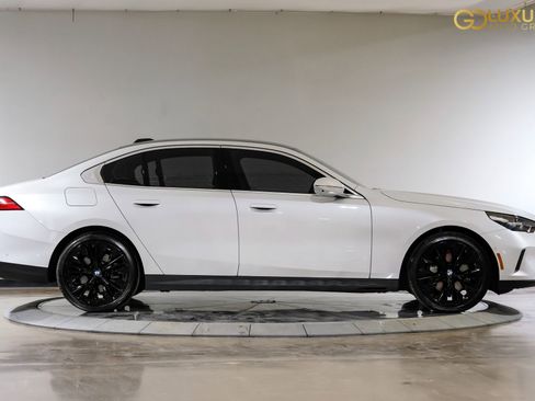 Used 2025 BMW 540i xDrive AWD/4WD image 8