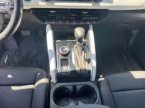 Used 2024 GMC Canyon AT4X AWD/4WD image 12