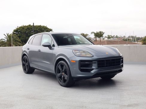 New 2026 Porsche Cayenne AWD/4WD image 7