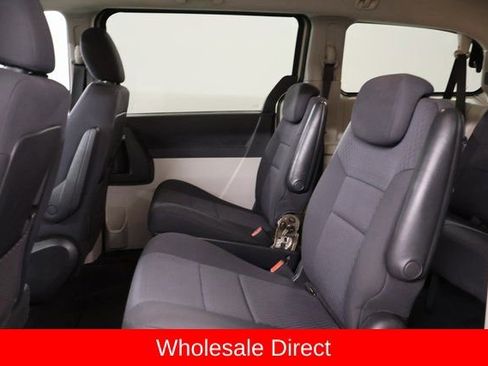 Used 2010 Dodge Grand Caravan SE image 21