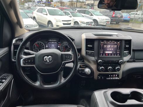 Used 2019 RAM 1500 Laramie AWD/4WD image 13
