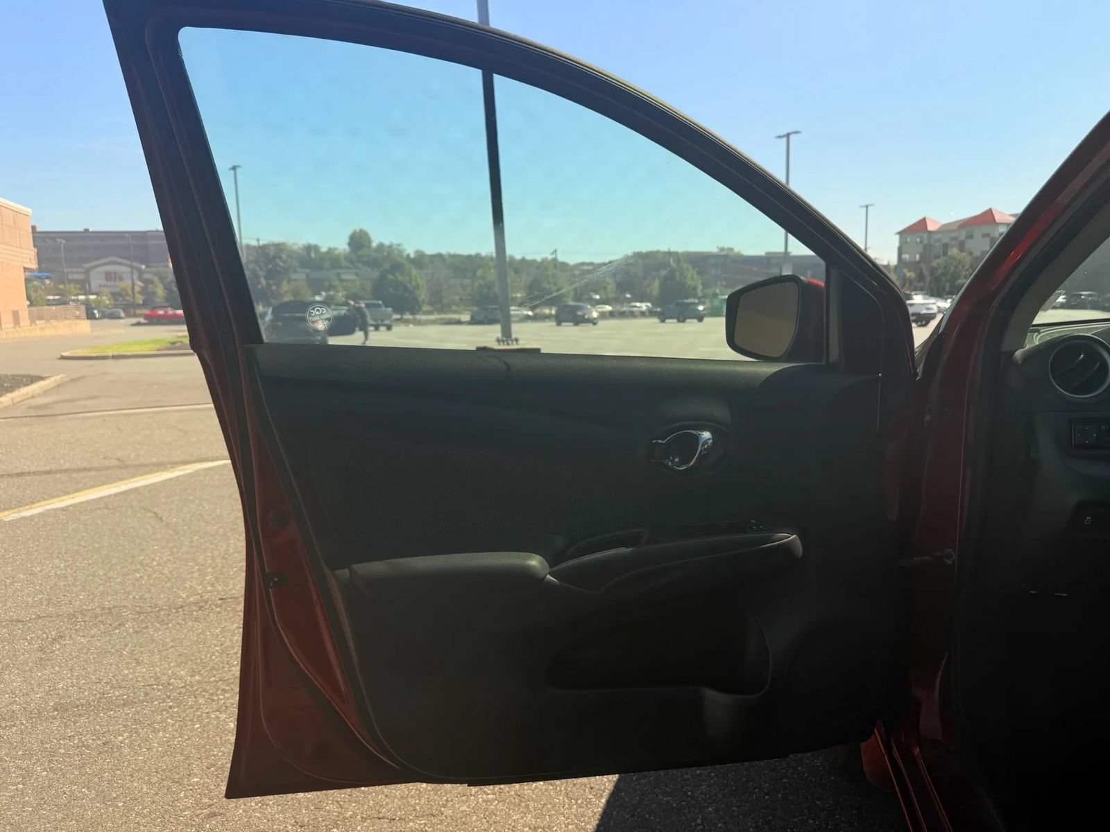 Used 2015 Nissan Versa SV w/ SV Appearance Package FWD image 11