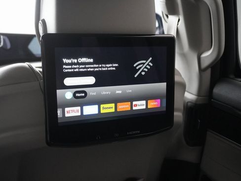 Used 2023 Jeep Wagoneer 4WD w/ Premium Group I image 28