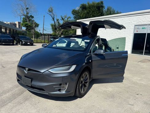 Used 2018 Tesla Model X 100D AWD/4WD image 3