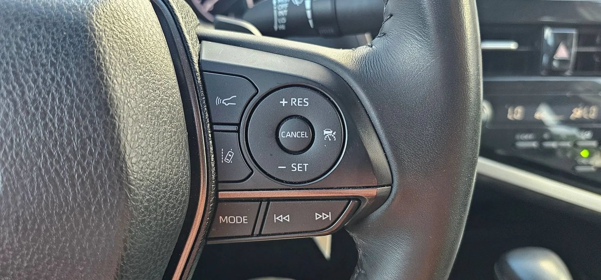 Used 2023 Toyota Camry SE FWD image 12