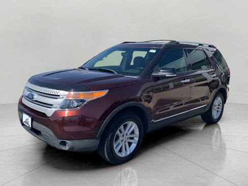 Used 2012 Ford Explorer XLT image 4
