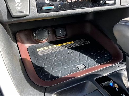 Used 2021 Toyota RAV4 Limited image 30