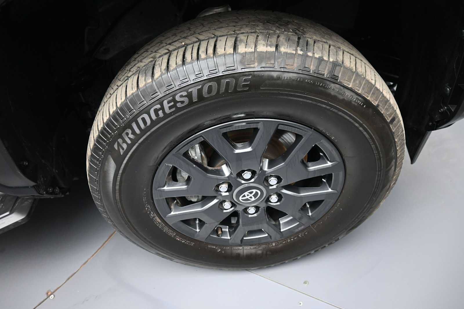 Used 2025 Toyota 4Runner SR5 AWD/4WD image 13