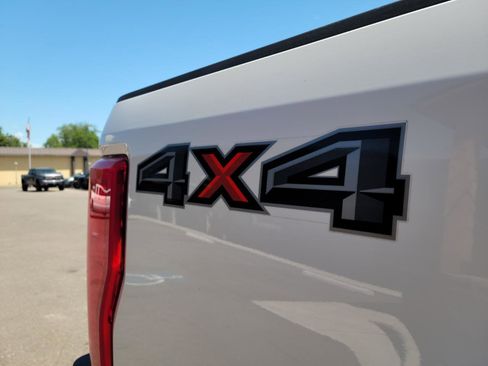 Used 2017 Ford F250 XL w/ Power Equipment Group AWD/4WD image 15