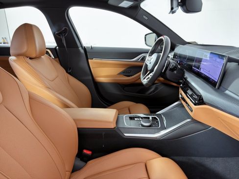 Used 2026 BMW M440i RWD image 30