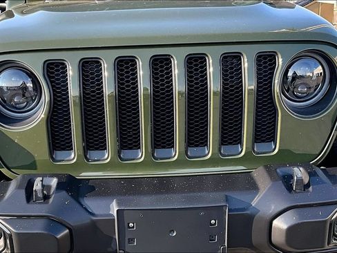 Used 2021 Jeep Wrangler Unlimited Sahara AWD/4WD image 37