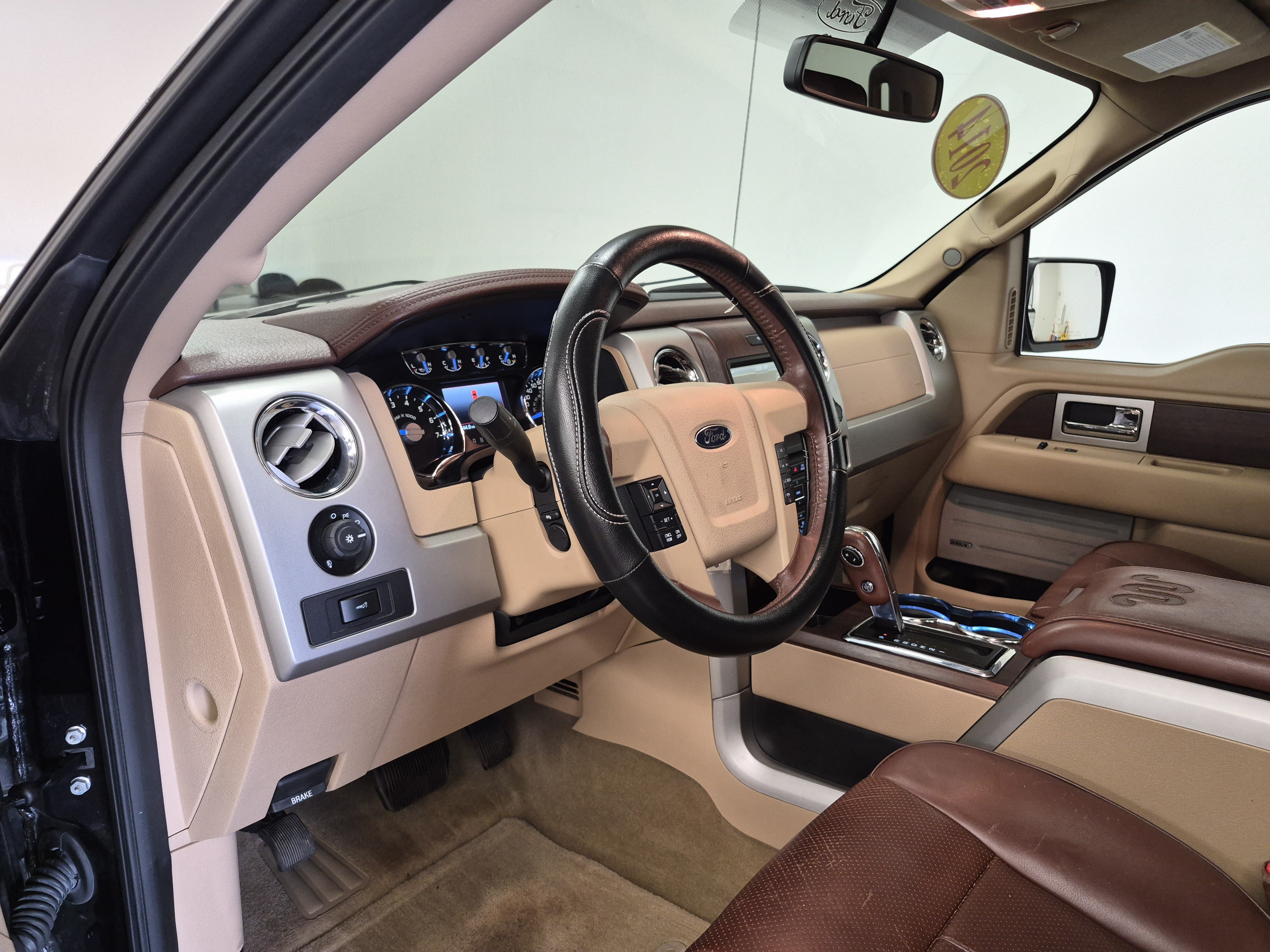 Used 2014 Ford F150 King Ranch w/ King Ranch Luxury Package AWD/4WD image 14