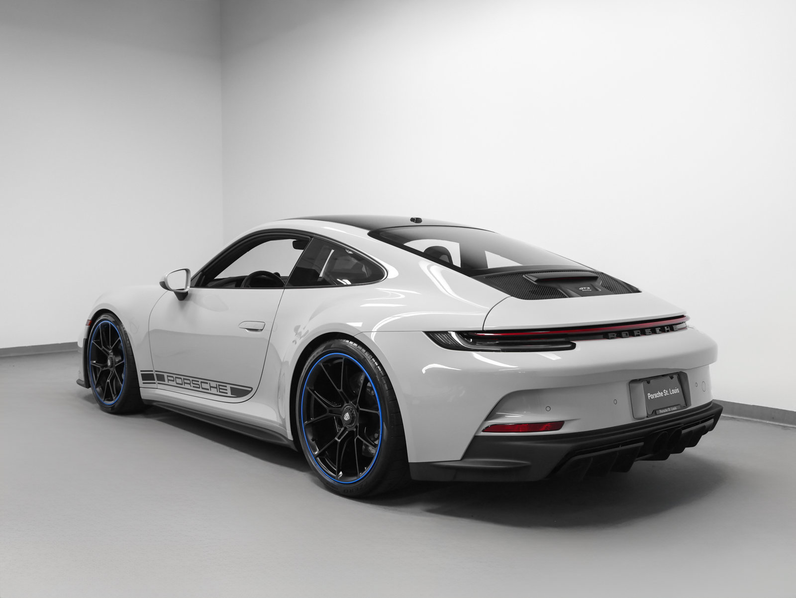 Used 2022 Porsche 911 GT3 RWD image 3